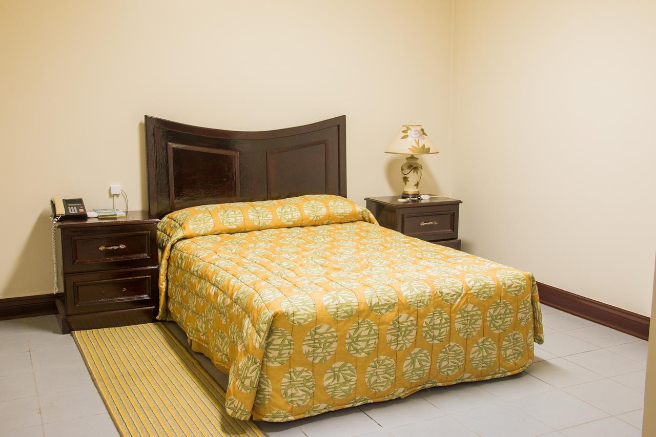 Regency Suites Hotel Τζώρτζταουν Εξωτερικό φωτογραφία