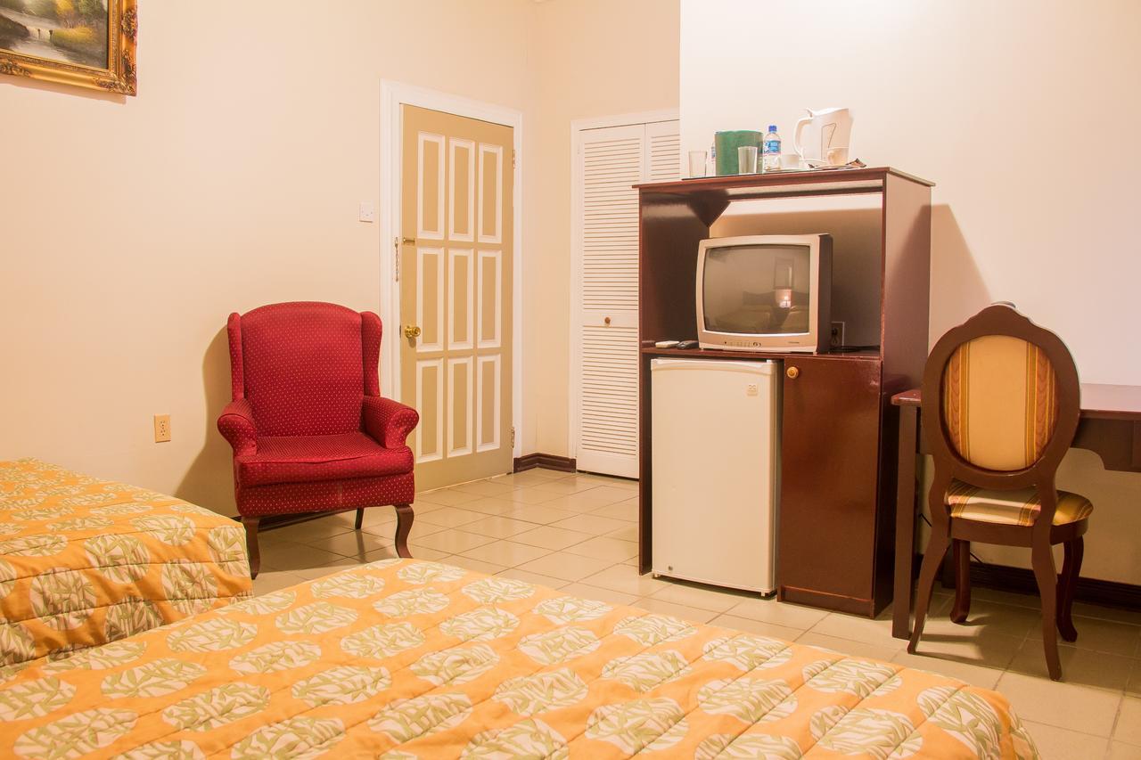 Regency Suites Hotel Τζώρτζταουν Εξωτερικό φωτογραφία