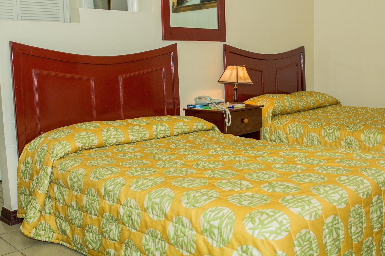 Regency Suites Hotel Τζώρτζταουν Εξωτερικό φωτογραφία